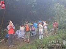 四都柏岩水库溜索游泳